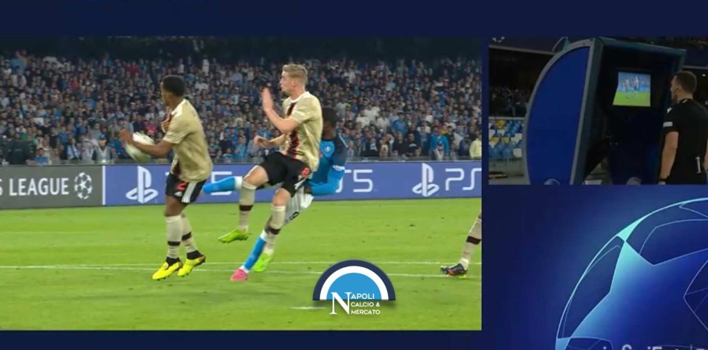 moviola napoli ajax champions league var arbitro zwayer rigore kvaratskhelia mano ndombele